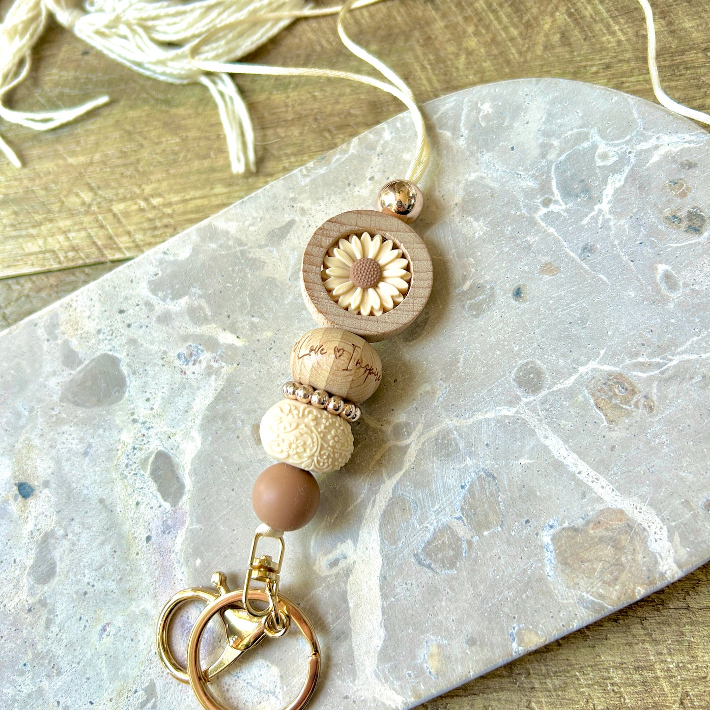 Circular Beech Wood | Cream Daisy - Silicone Lanyard