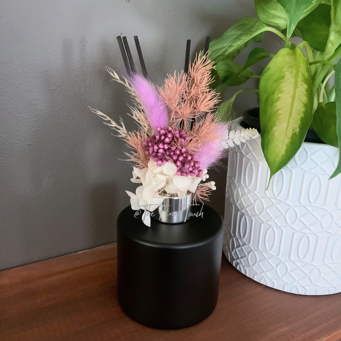 Dried Floral - Black Glass Reed Diffuser