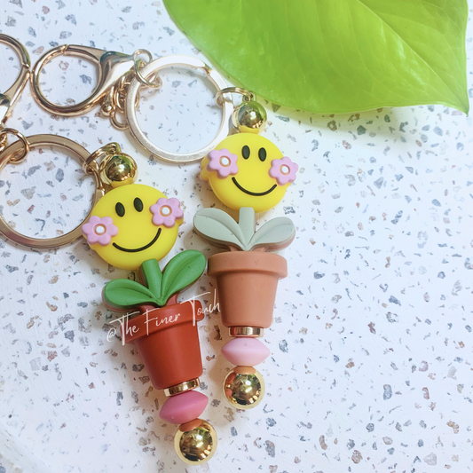 "Retro" Happy face plant pot - key chain