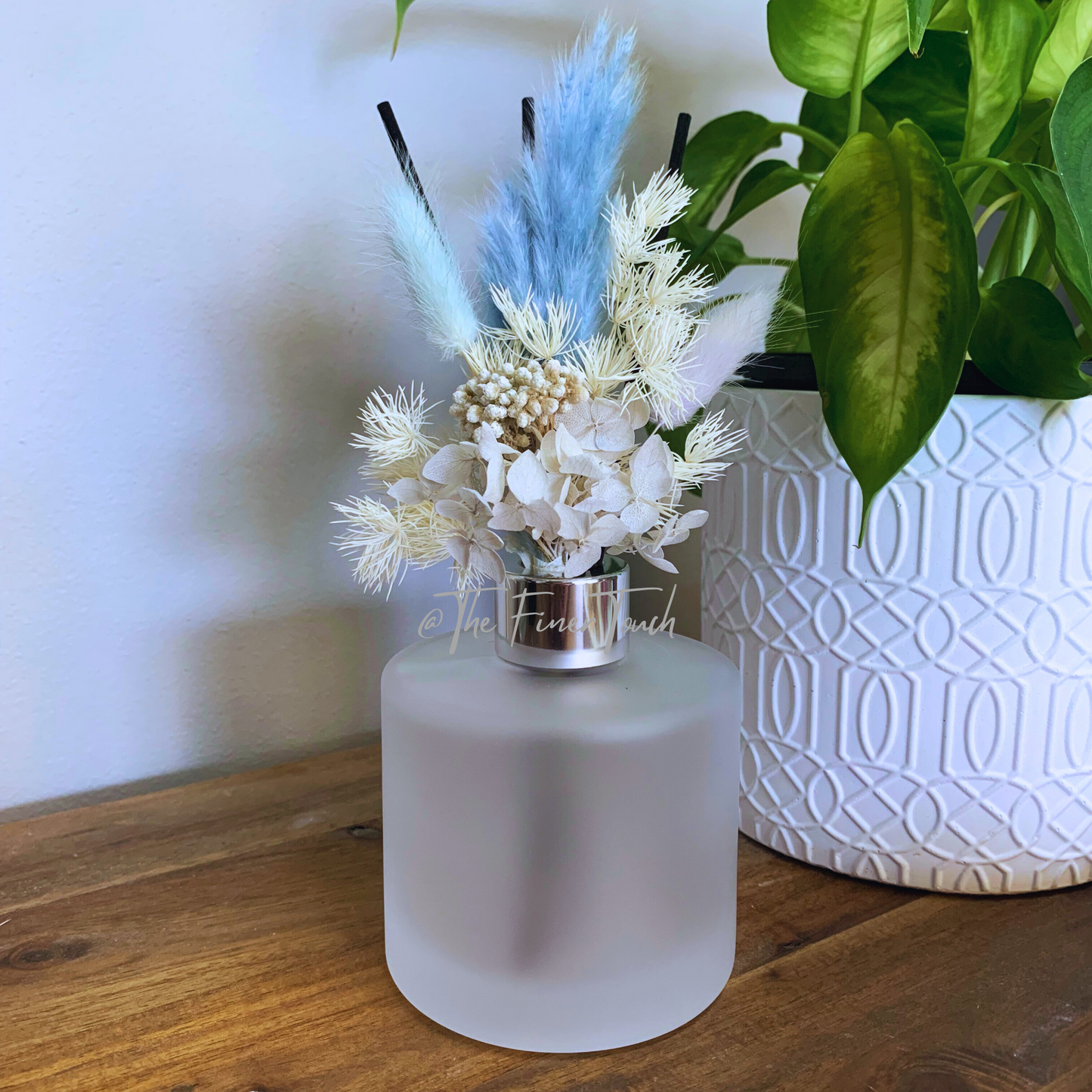 Dried Floral - Frosted Glass Reed Diffusers