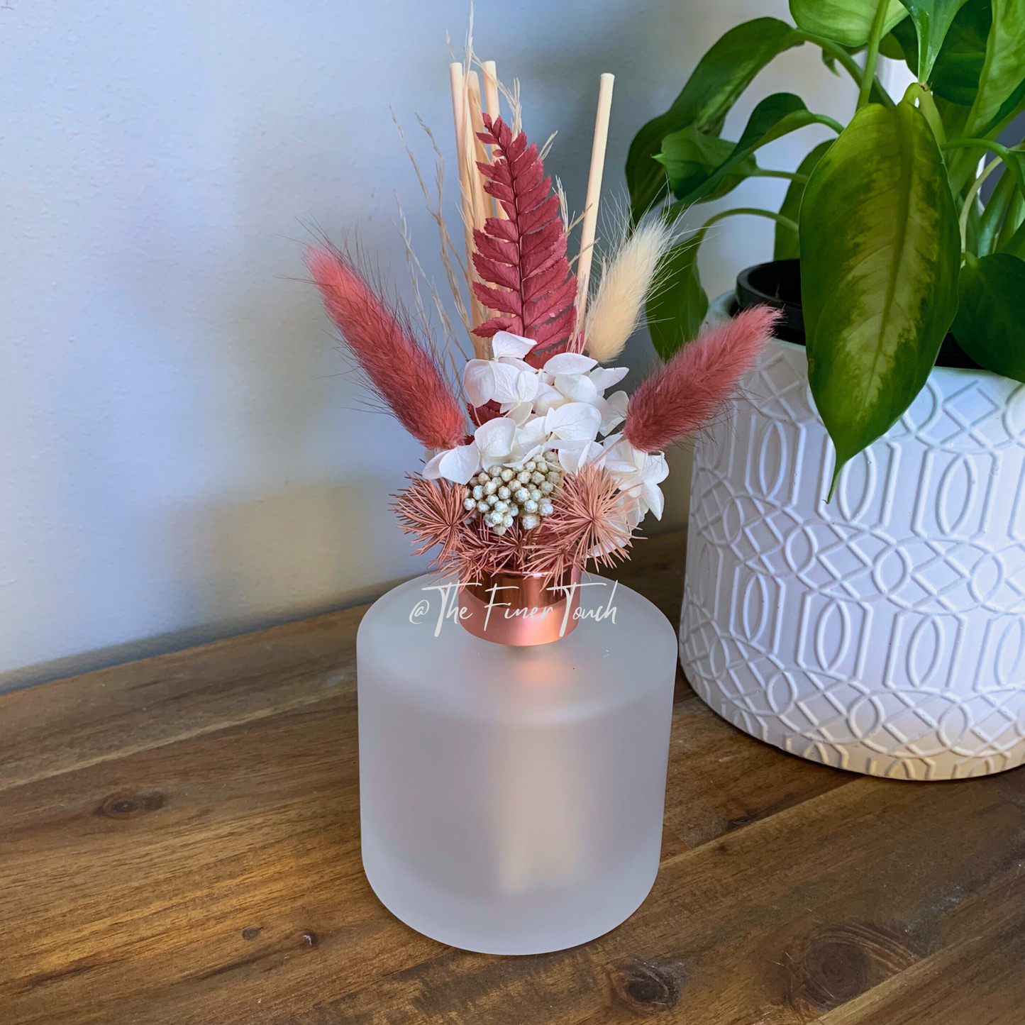 Dried Floral - Frosted Glass Reed Diffusers