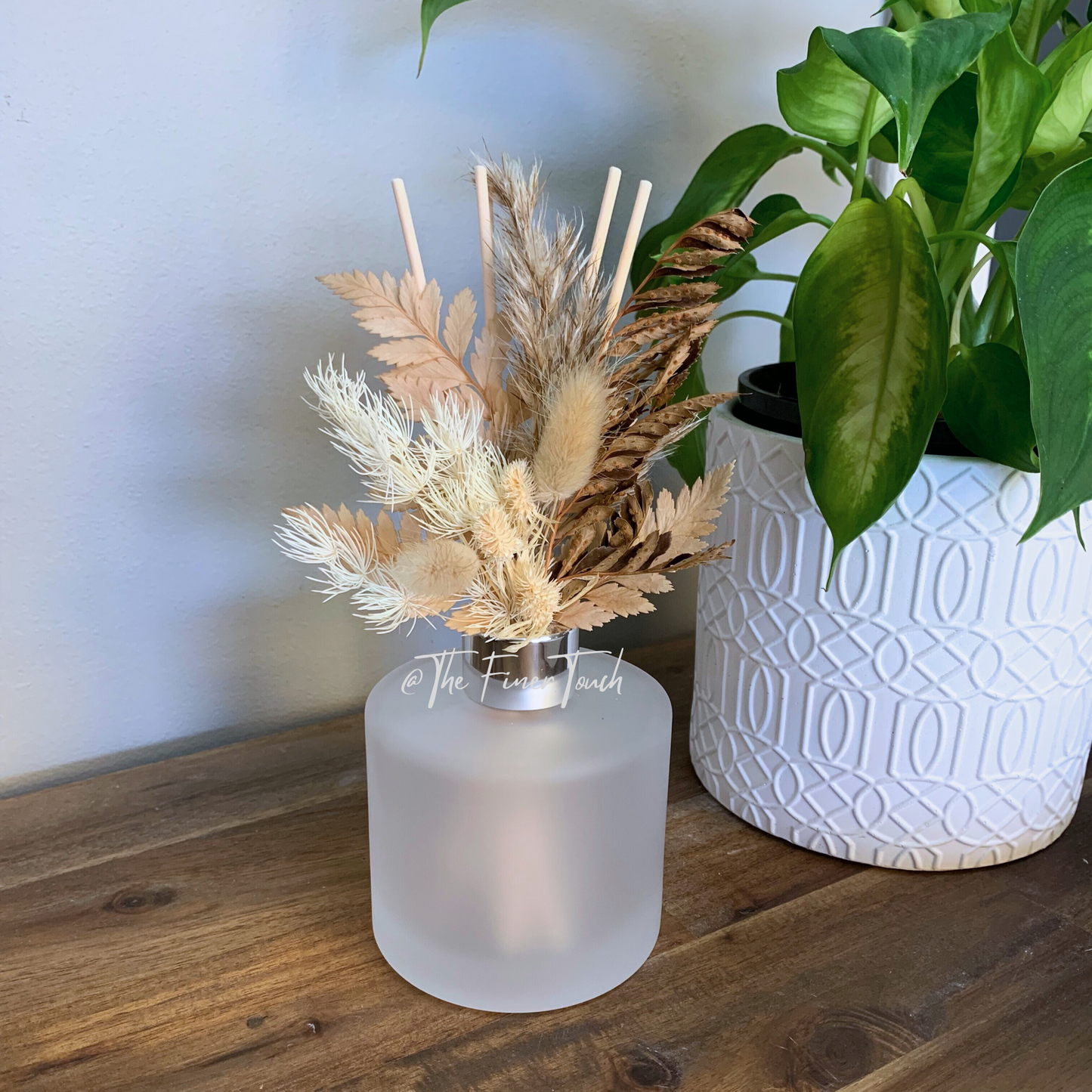 Dried Floral - Frosted Glass Reed Diffusers